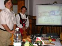 Ryszard Czapla powitał przybyłych na referat o architekturze ul. Kościeliskiej